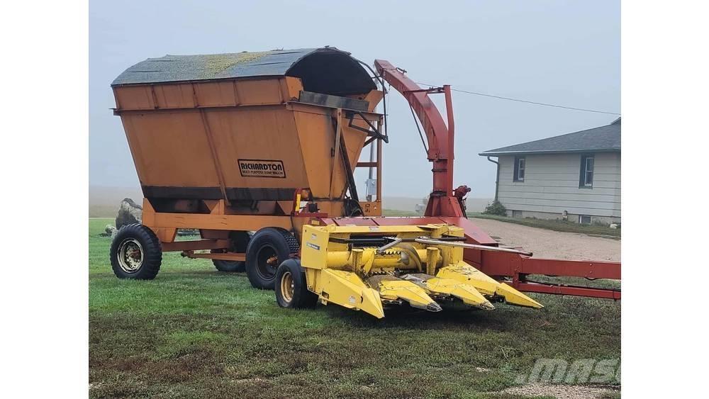 New Holland FP230 Silokombainid