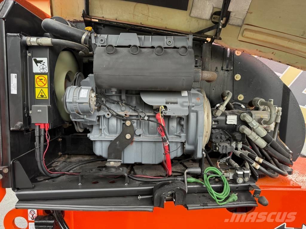 JLG 660 SJ Iseliikuvad poomtõstukid