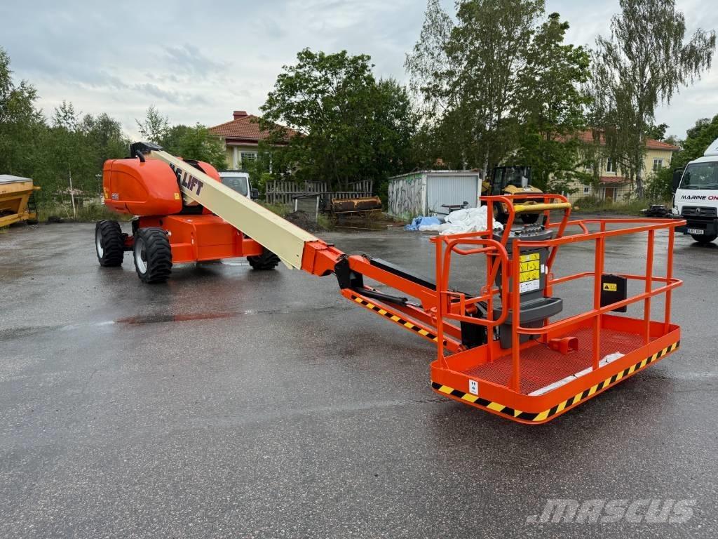 JLG 660 SJ Iseliikuvad poomtõstukid