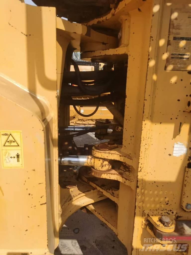 Komatsu WA 500-3 Rataslaadurid