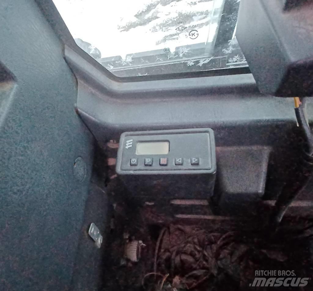 Hyundai HX 235 LCR Roomikekskavaatorid