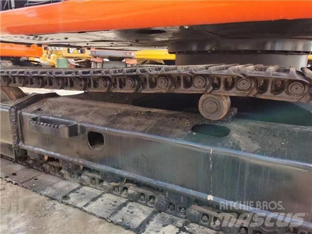 Hitachi EX 120 Roomikekskavaatorid