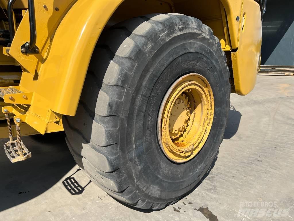 CAT 740 Water Truck Veepaagiga autod