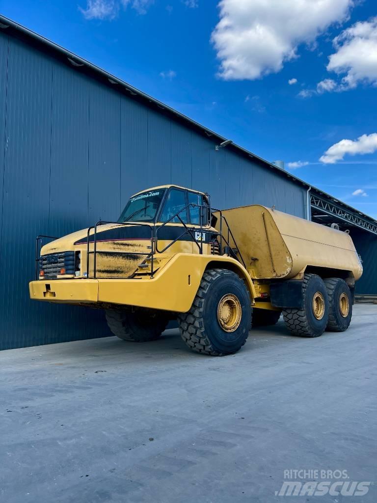 CAT 740 Water Truck Veepaagiga autod