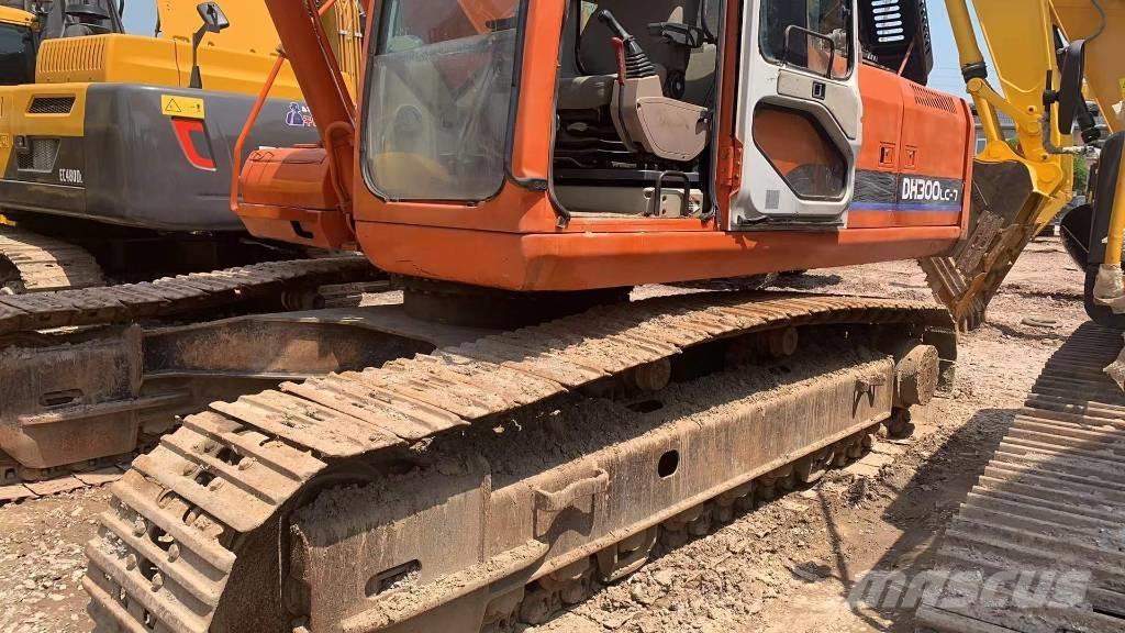Doosan DH 300 LC-7 Roomikekskavaatorid