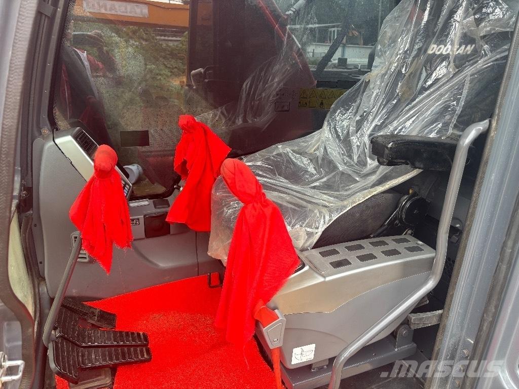 Doosan DX 225 LCA Roomikekskavaatorid