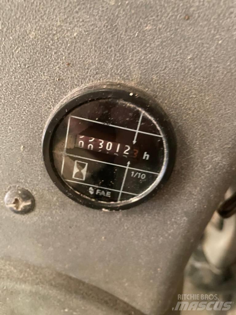 New Holland W 270 B Rataslaadurid