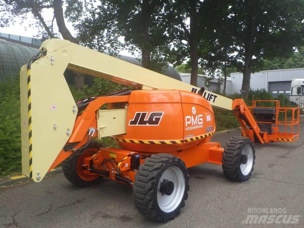 JLG 600AJ Iseliikuvad poomtõstukid