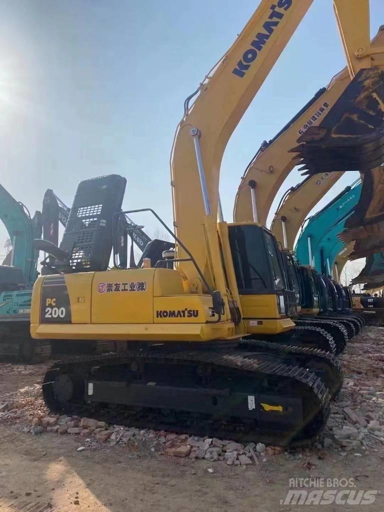 Komatsu pc200 Roomikekskavaatorid
