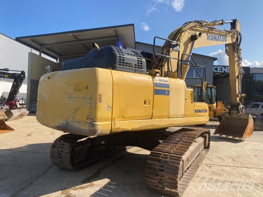 Komatsu PC210LC-11 Roomikekskavaatorid