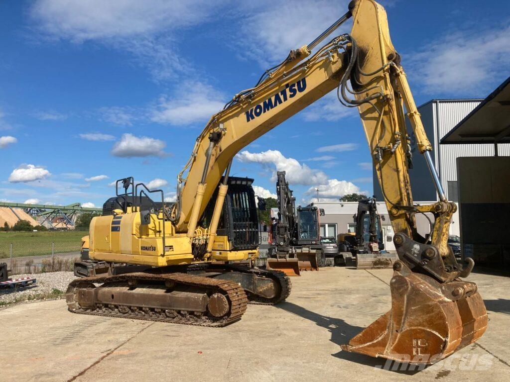 Komatsu PC210LC-11 Roomikekskavaatorid