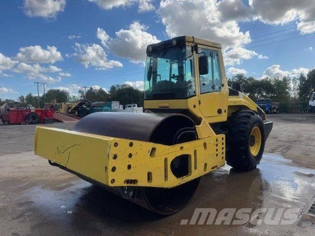 Bomag BW 216 DH-4i Ühe trumliga rullid