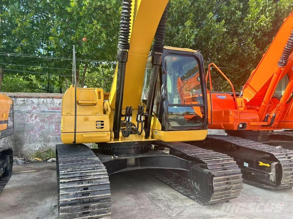 CAT 320 CL Roomikekskavaatorid