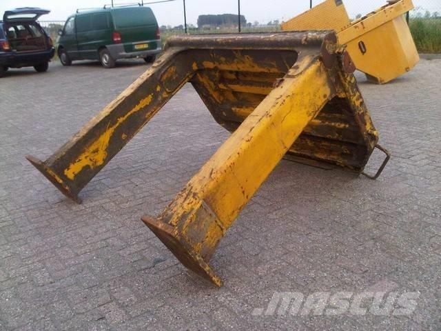 CAT 990 II Raamid