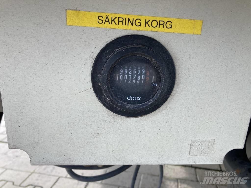 Multitel MT 182 DS Auto korvtõstukid