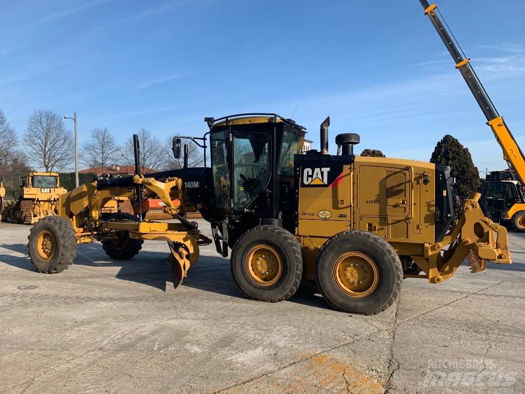 CAT 140 M 2 Greiderid
