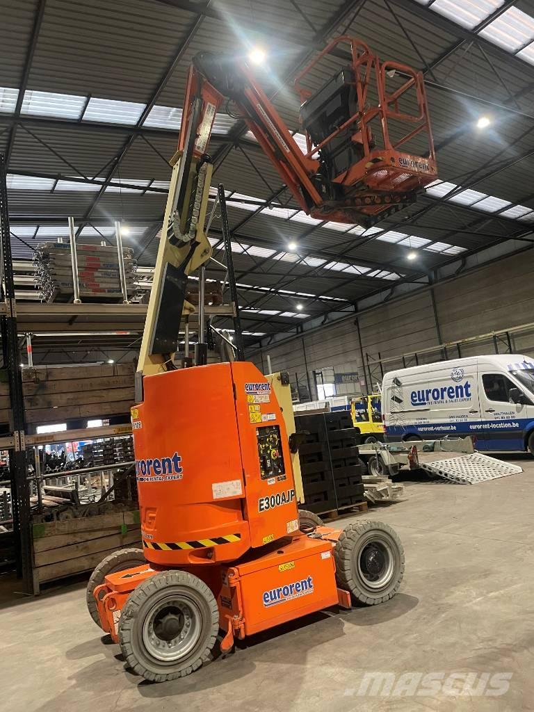 JLG E 300 AJP Käärtõstukid