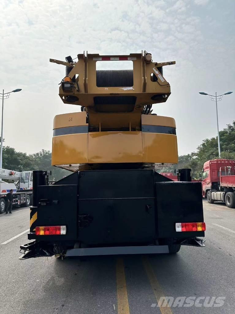 Sany STC1000T Maastikutõstukid