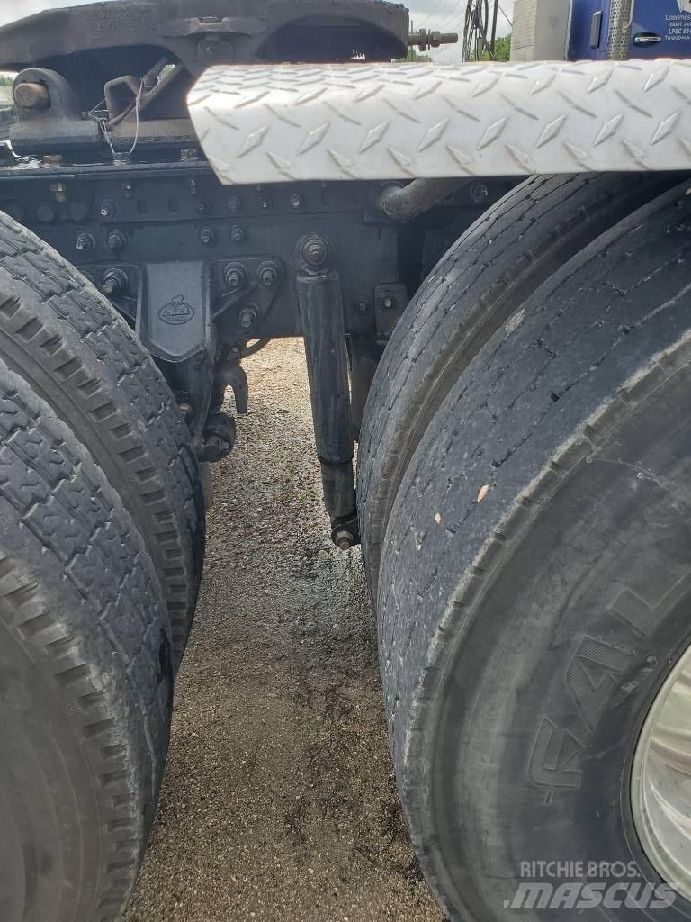 Mack P 164 T Raamautod