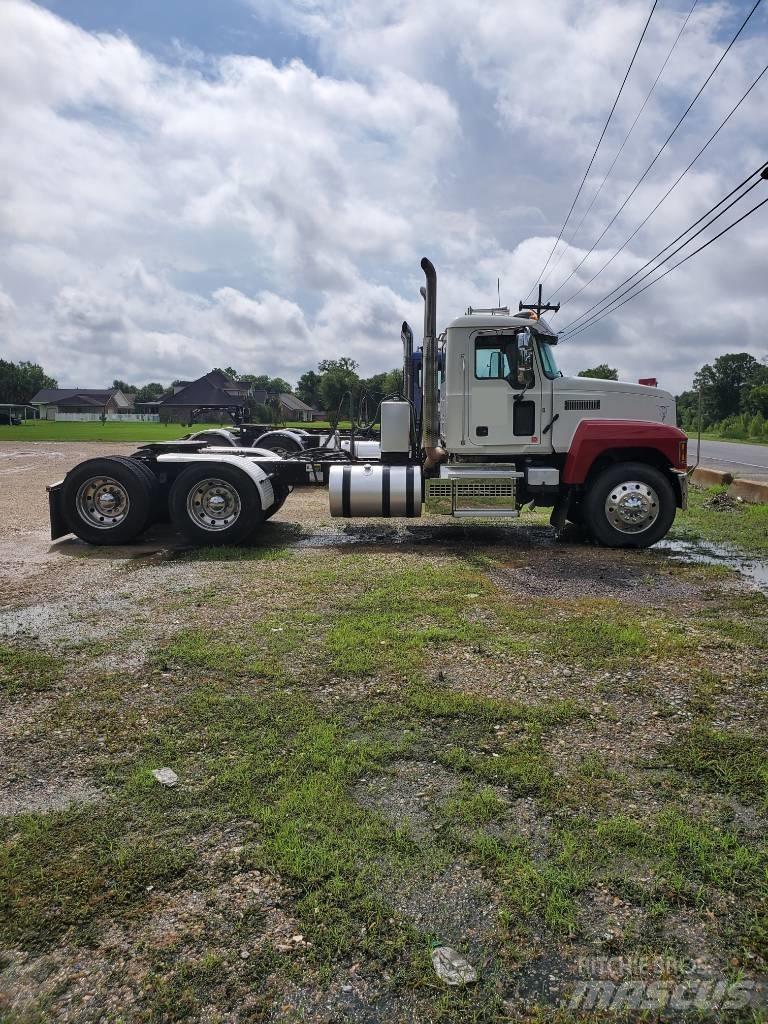 Mack P 164 T Raamautod