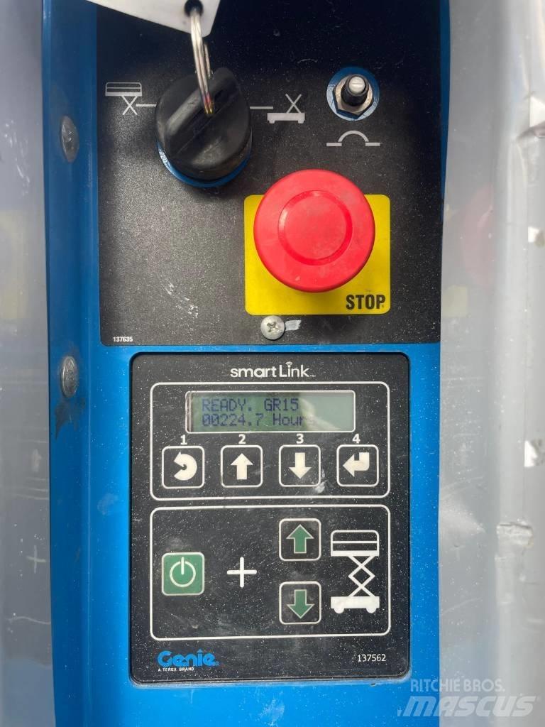 Genie GR 15 Vertikaalsed mast tõstukid