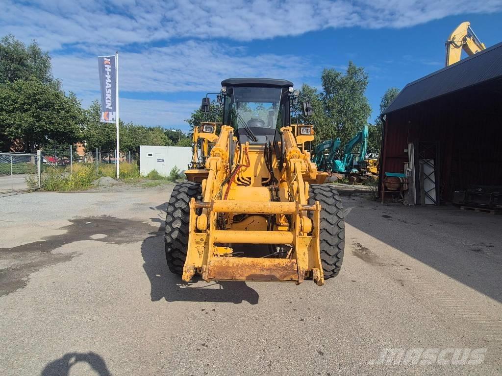 LiuGong 842 Rataslaadurid