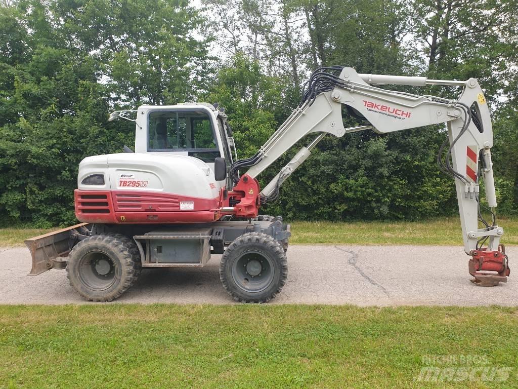 Takeuchi TB295W Ratasekskavaatorid