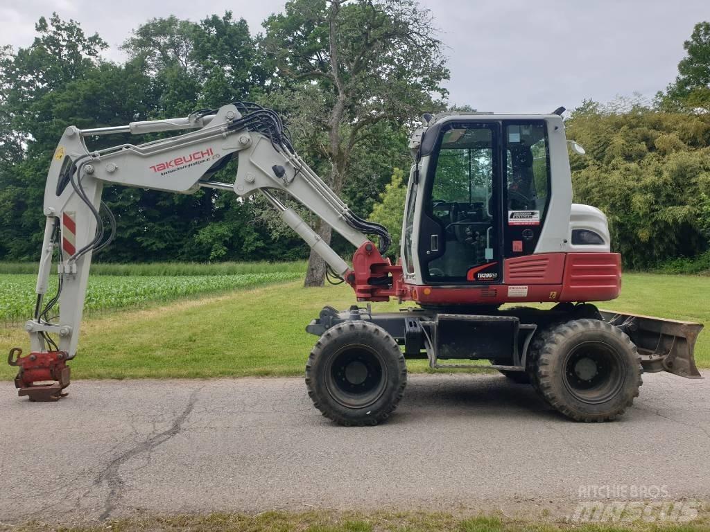 Takeuchi TB295W Ratasekskavaatorid