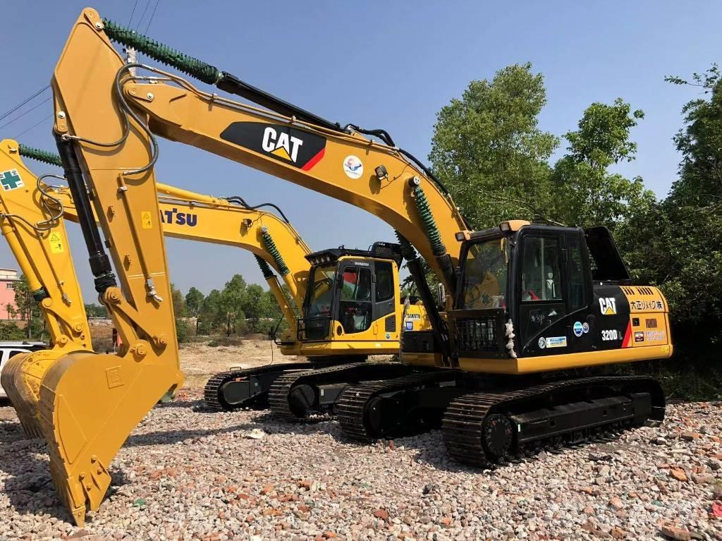CAT 320D Roomikekskavaatorid