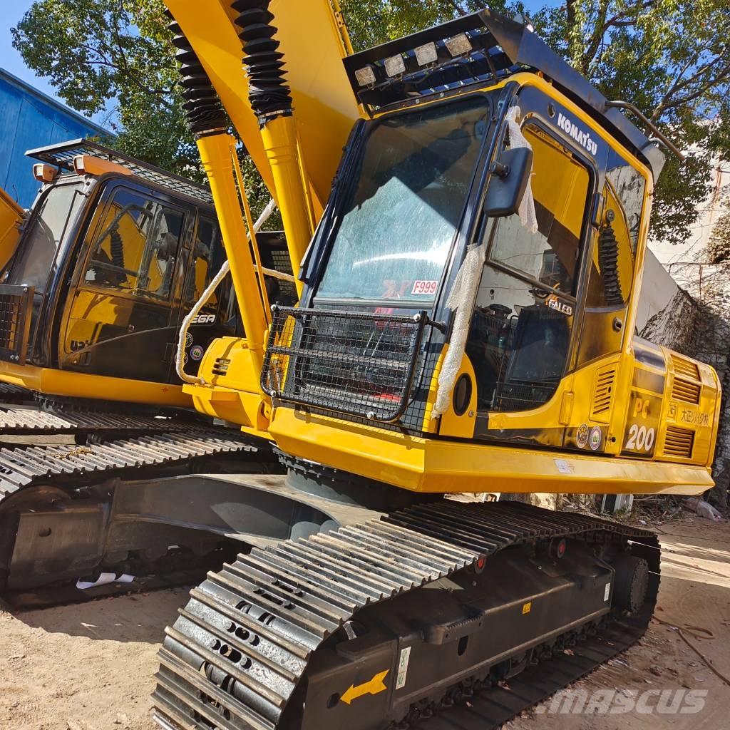 Komatsu PC 200 Roomikekskavaatorid
