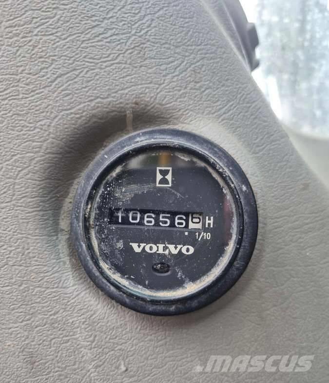 Volvo EC 210 C L Pika noolega ekskavaatorid
