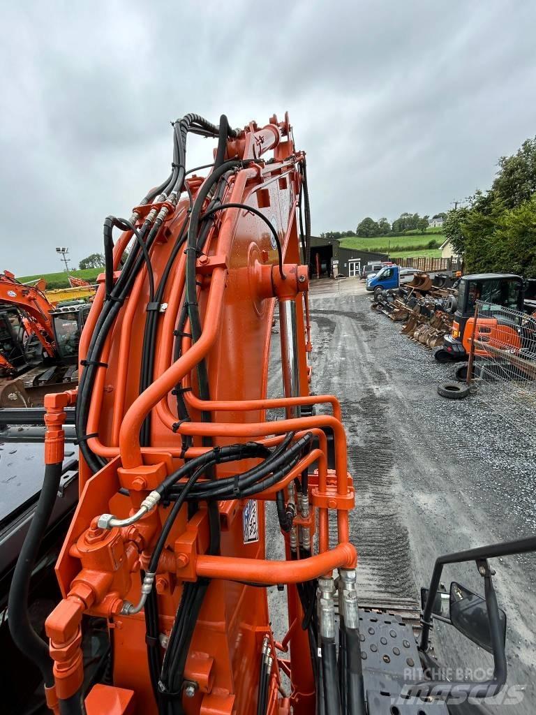 Hitachi ZX 135 US-6 Roomikekskavaatorid
