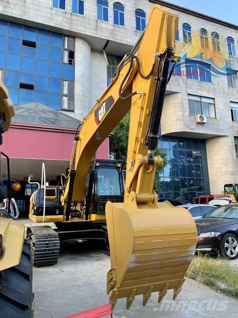 CAT 320 D Roomikekskavaatorid