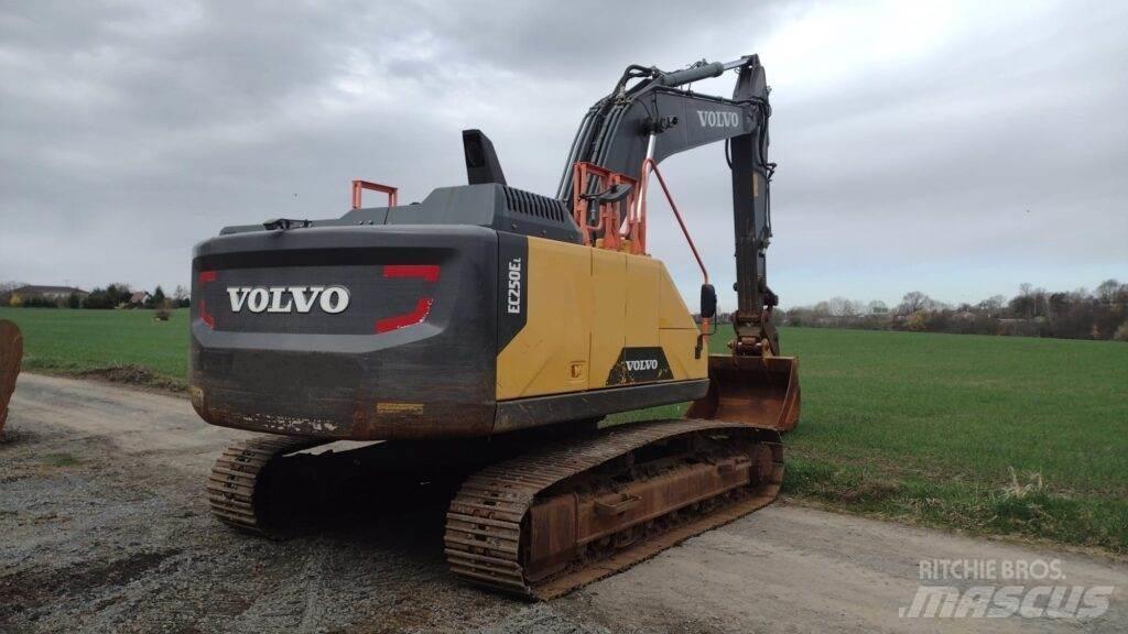Volvo EC250EL Roomikekskavaatorid
