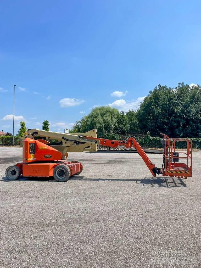 JLG E 400 AJP Iseliikuvad poomtõstukid
