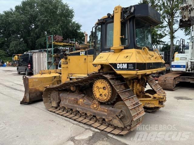 CAT D 6 M XL Buldooserid