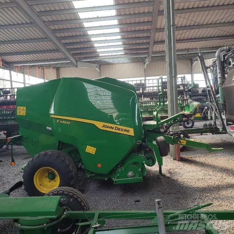 John Deere F441M Ruloonpressid