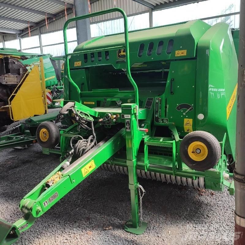 John Deere F441M Ruloonpressid