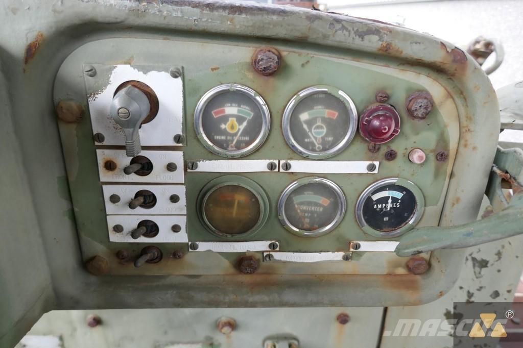 CAT D7F Ex-army Buldooserid