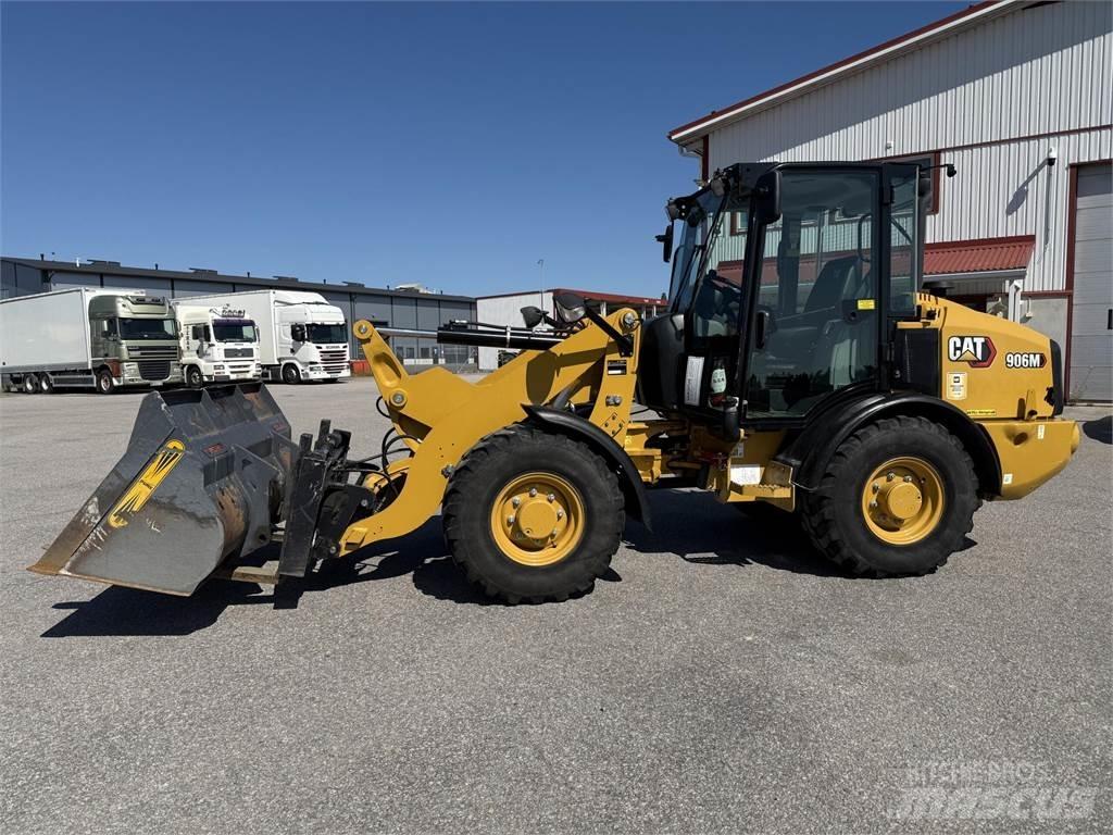 CAT 906M Rataslaadurid