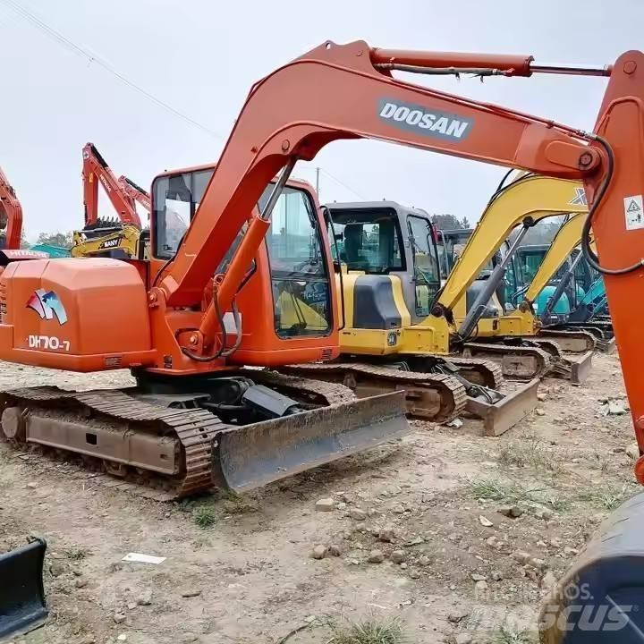 Doosan DH 70-7 Roomikekskavaatorid