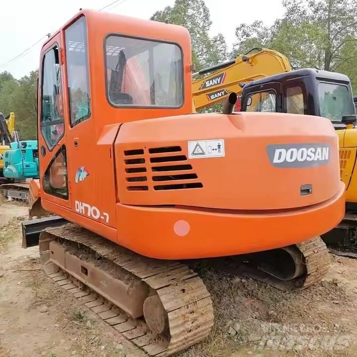 Doosan DH 70-7 Roomikekskavaatorid
