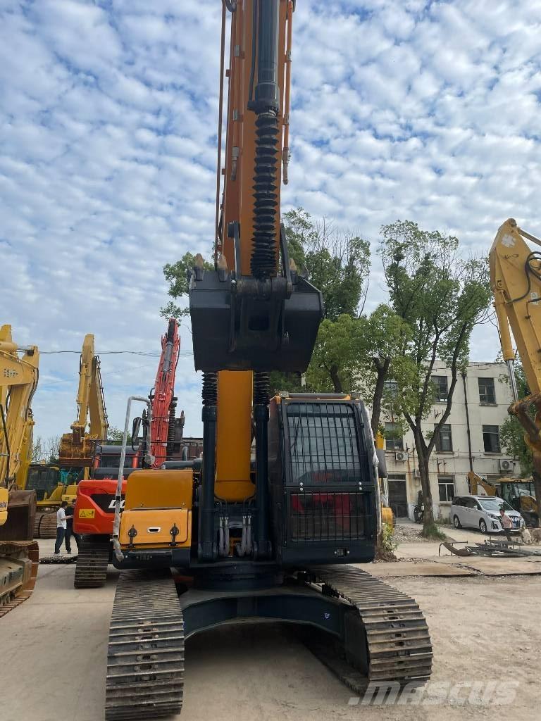 Hyundai 220LC-9S Väikeekskavaatorid 7t-12t