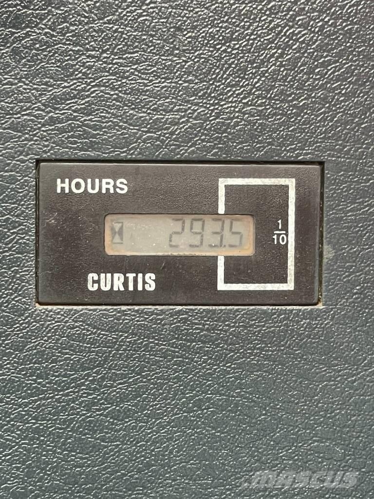 Hyundai 220LC-9S Väikeekskavaatorid 7t-12t