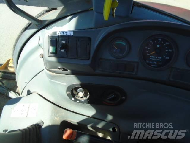 New Holland 575 E Ekskavaatorlaadurid