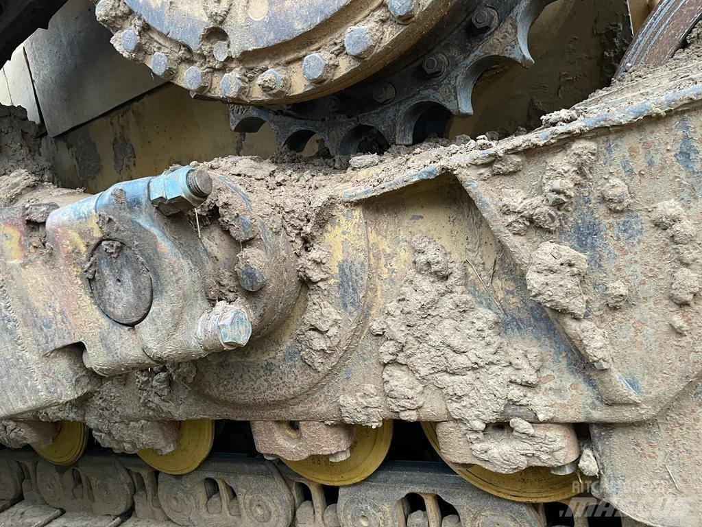 CAT D 6 T XL Buldooserid
