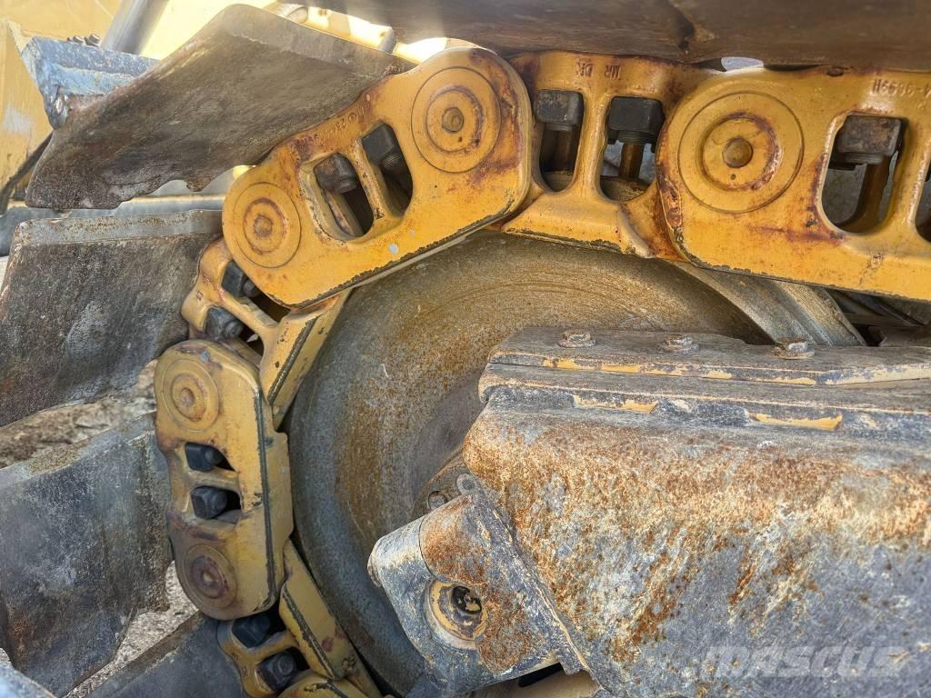 CAT D 6 T XL Buldooserid