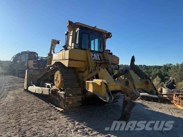 CAT D 6 T XL Buldooserid