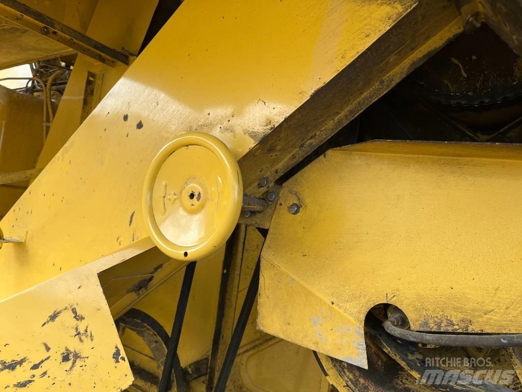 New Holland 8030 12´ Teraviljakombainid