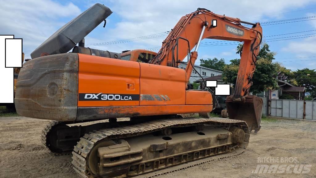 Doosan DX 300 LCA Roomikekskavaatorid